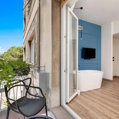 Nelli - Via Veneto 4*